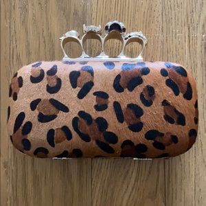 Leopard clutch
